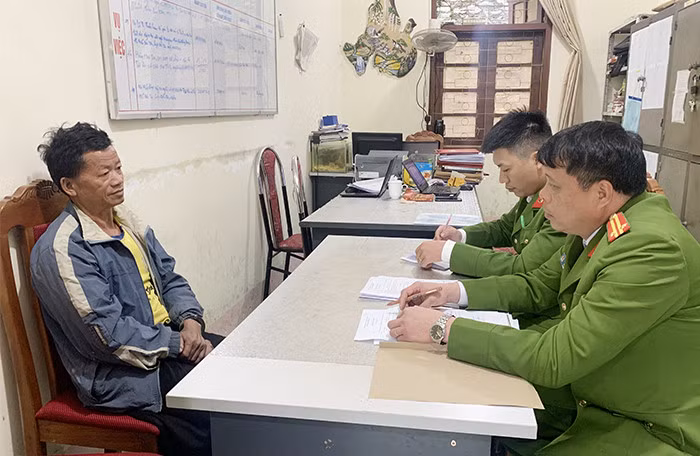 Cơ quan CSĐT Công an huyện Bắc Yên tiến hành lấy lời khai đối tượng Thào A Lềnh.