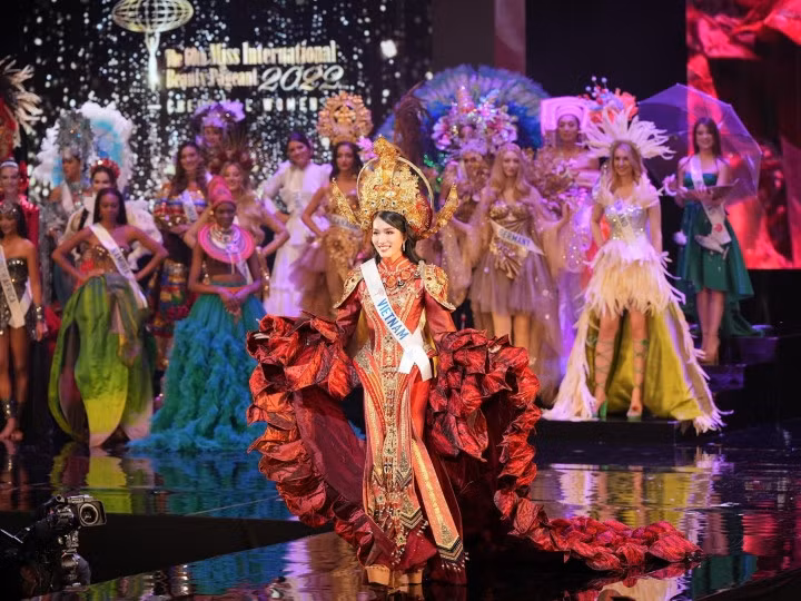 Phương Anh trong đêm thi chung kết.