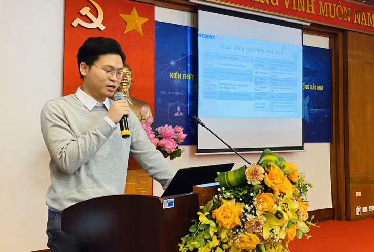 Các chuyên gia của Trung tâm Ứng cứu khẩn cấp không gian mạng Việt Nam tổ chức đào tạo kiến thức, kỹ năng dò quét, tấn công, xử lý, ứng phó giải quyết các tình huống tấn công và lỗ hổng bảo mật cho các học viên.