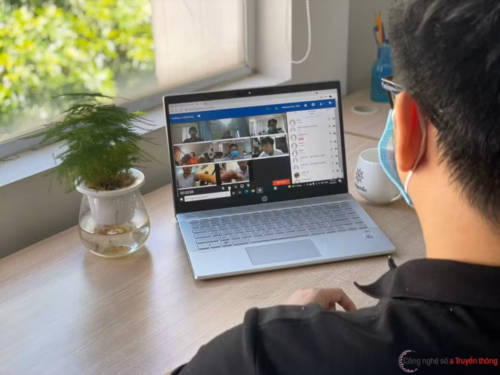 Đại diện VIA tin tưởng rằng các nhà mạng hoàn toàn đu khả năng đáp ứng các yêu cầu về chất lượng và độ ổn định thông tin liên lạc, kết nối Internet trong dịp Tết. (Ảnh minh họa)