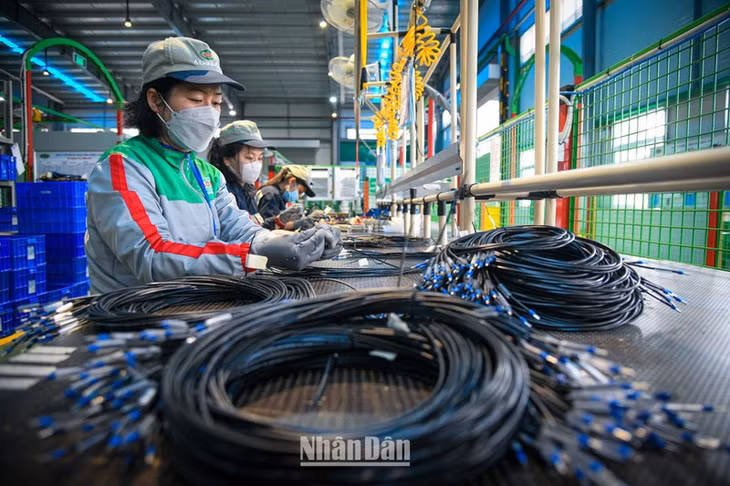 ADB nâng dự báo tăng trưởng kinh tế Việt Nam lên mức 7,5% trong năm 2022. (Ảnh minh họa: THÀNH ĐẠT)