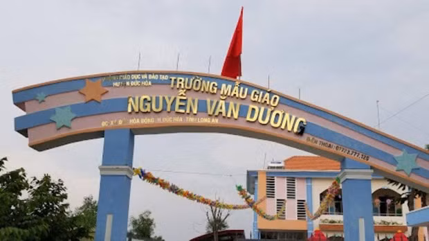 Be trai 5 tuoi nguy kich trong gio ngu trua o truong va tu vong hinh anh 1