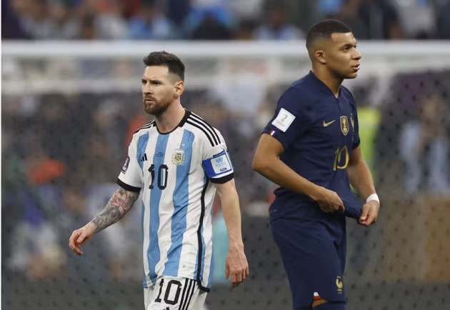 Messi và Mbappe tạo ra một trong những trận chung kết hay nhất lịch sử World Cup. Ảnh: Reuters.