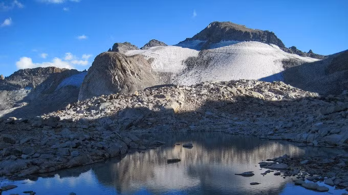 Một phần ba sông băng sẽ biến mất, bao gồm cả sông băng Lyell ở Công viên Quốc gia Yosemite sau 30 năm nữa. Đây là tin xấu vì đây là một trong những nguồn cung cấp nước ngọt lớn nhất của thế giới (Ảnh: Getty).