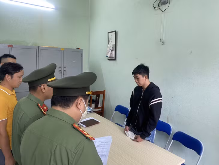 Đối tượng Huỳnh Tiến Lên tại cơ quan Công an.