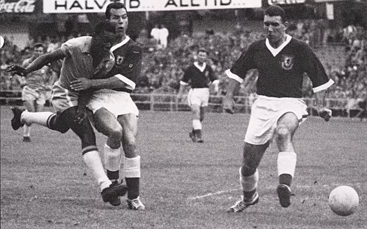 Pele trong trận đấu với Xứ Wales ở World Cup 1958