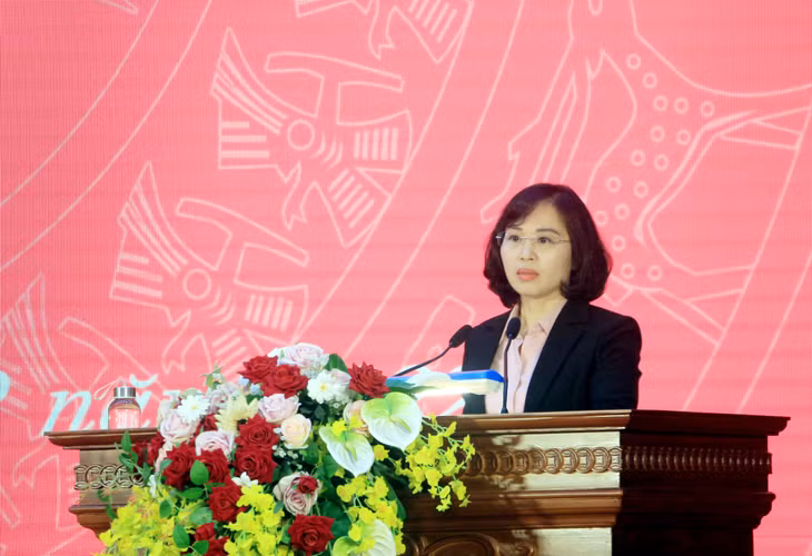 Đồng chí Trịnh Thị Minh Thanh, Phó Bí thư Tỉnh ủy, phát biểu tại hội nghị.