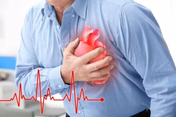 Bác sĩ tim mạch chia sẻ cách phòng tránh bệnh tim mạch mùa lạnh hiệu quả - Ảnh 1.