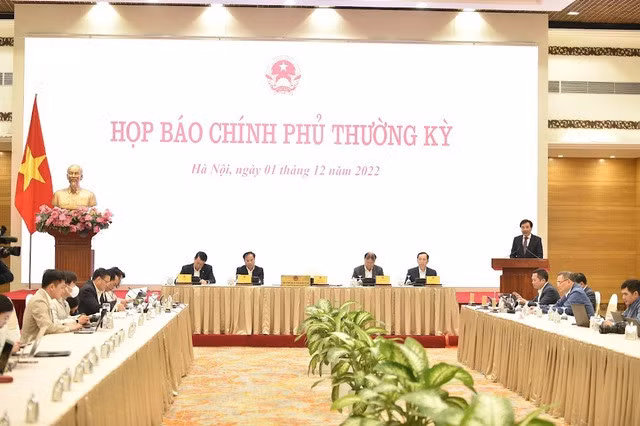 Bộ trưởng, Chủ nhiệm Văn phòng Chính phủ Trần Văn Sơn, Người phát ngôn của Chính phủ thông tin với báo chí về một số nội dung nổi bật phiên họp Chính phủ thường kỳ tháng 11 - Ảnh: VGP/Quang Thương