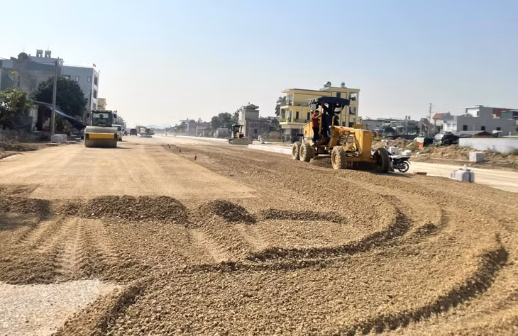 Đường Trần Hưng Đạo kéo dài đang trong giai đoạn hoàn thiện.