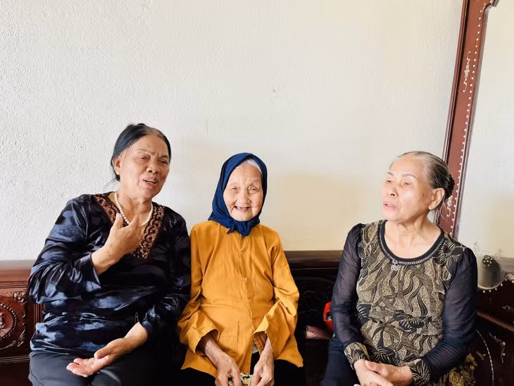 “Từ điển sống” của những điệu hát, múa dân gian ảnh 2 “Từ điển sống” của những điệu hát, múa dân gian ảnh 2