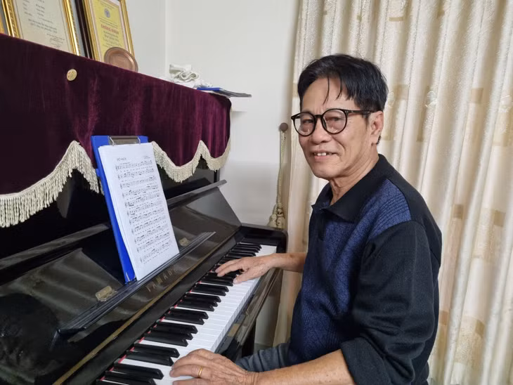 Nhạc sĩ Xuân Nhật, Chi hội Trưởng Hội Nhạc sĩ Việt Nam tại Quảng Ninh.