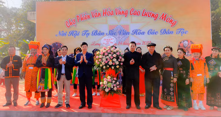 Xã Lương Mông, huyện Ba Chẽ tổ chức chợ phiên văn hóa vùng cao gắn với phát triển du lịch cộng đồng.