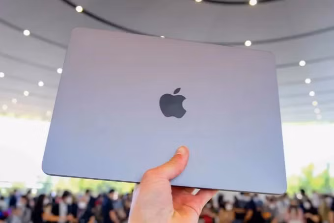 Dự kiến, chiếc MacBook Air mới sẽ ra mắt vào mùa xuân năm 2023 (Ảnh: Engadget).