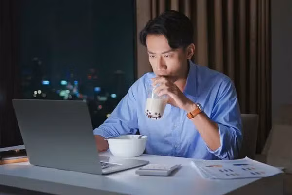 Thức khuya là thói quen dẫn tới nhiều loại bệnh. Ảnh minh họa: Nationaltoday