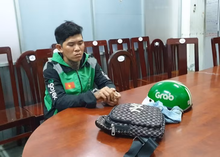 Công an quận Tân Phú truy xét và bắt được Phát.