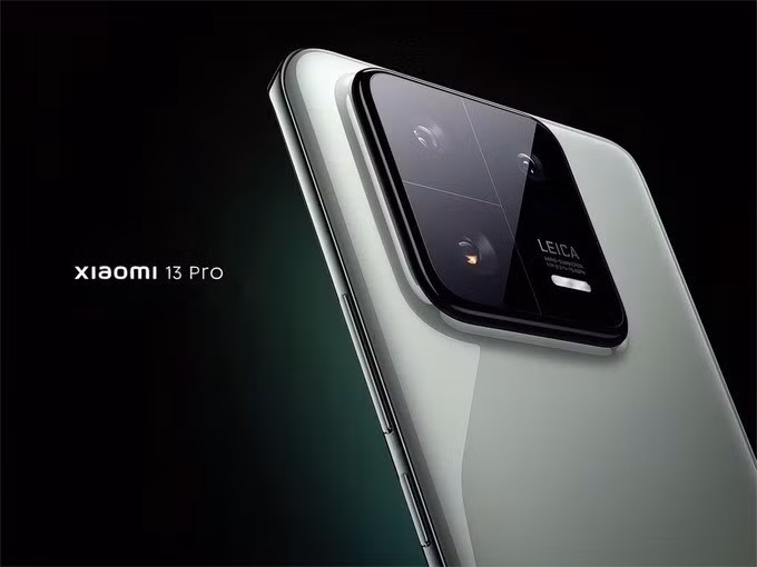 Xiaomi 13 Pro sở hữu cụm camera vuông vức, với 3 ống kính ở mặt sau (Ảnh: Xiaomi).
