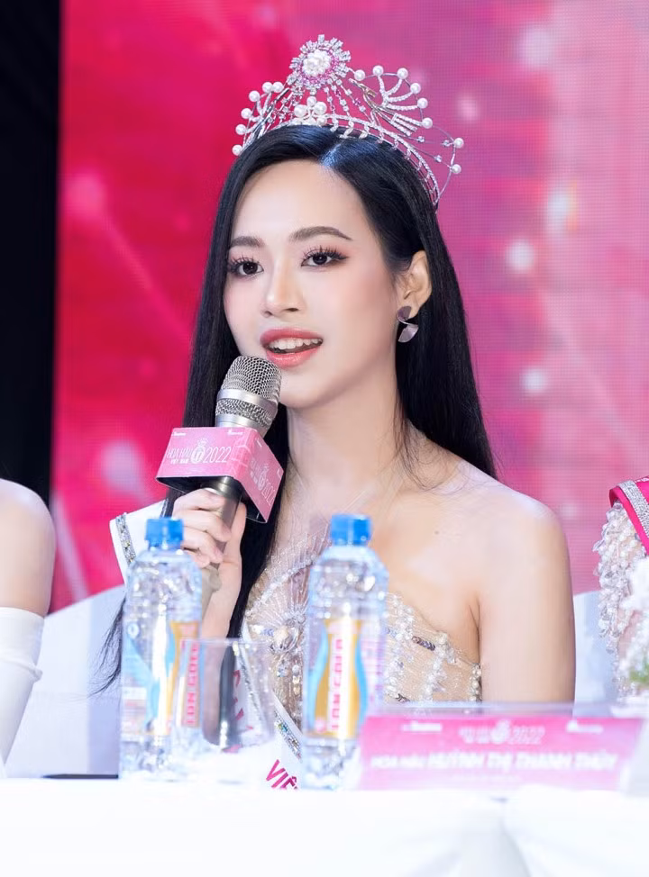 Á hậu Thuỳ Linh cho biết cô và Thanh Thủy có mối quan hệ tốt, không có sự cạnh tranh.
