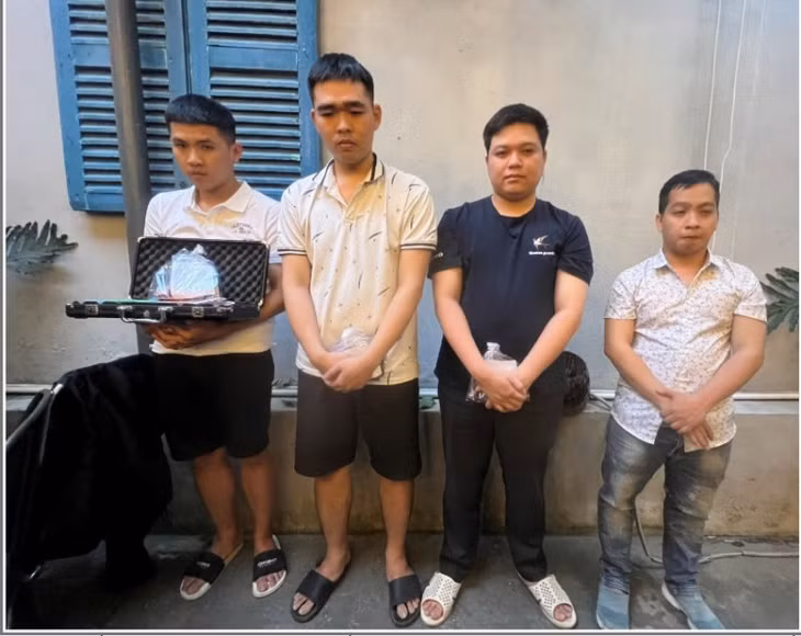Các đối tượng bị tạm giữ hình sự.