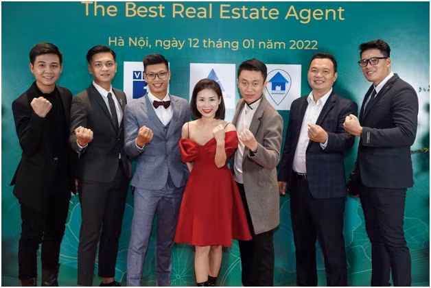 “Lễ vinh danh nhà tư vấn – môi giới bất động sản 2022” là sự kiện thường niên được tổ chức bởi Nhaphonet.vn.