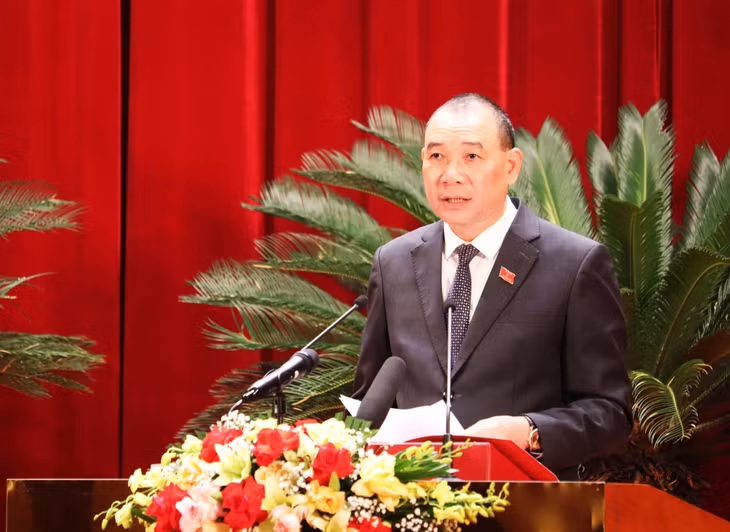 Chánh án TAND tỉnh Hoàng Văn Tiền báo cáo kết quả thực hiện nhiệm vụ công tác năm 2022 và phương hướng, nhiệm vụ năm 2023 của TAND hai cấp tỉnh Quảng Ninh.