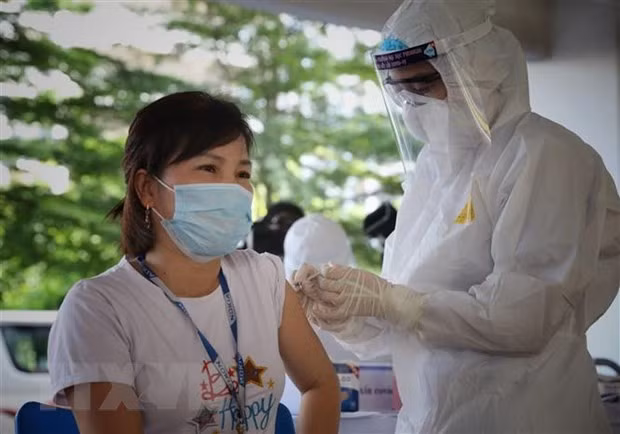 Chu dong tiep can moi nguon vaccine phong COVID-19 hinh anh 1