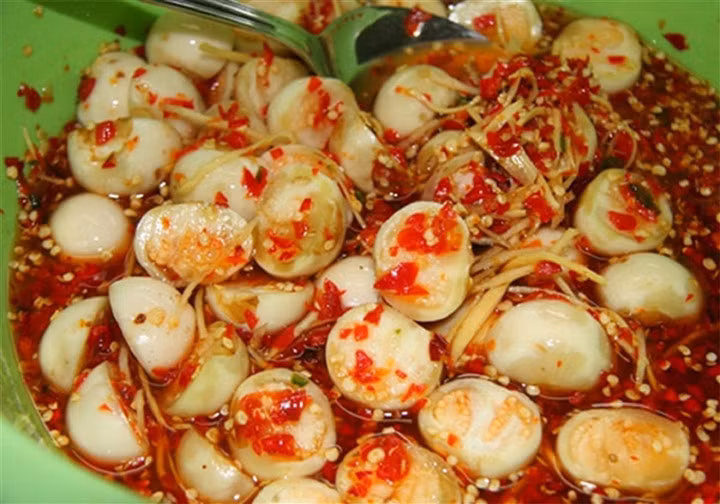 Ăn nhiều cà muối không tốt cho sức khỏe.
