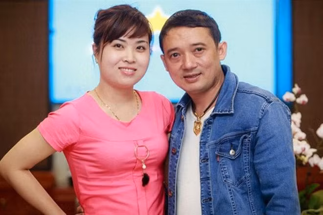 Chiến Thắng và người vợ hiện tại.