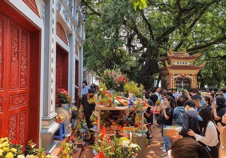 Hôm nay, Hà Nội dừng các hoạt động tôn giáo, tín ngưỡng tập trung ảnh 1
