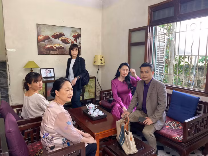 Quách Thu Phương 'ăn bám' trong phim, ngoài đời là 'nữ siêu nhân' ảnh 4 Quách Thu Phương 'ăn bám' trong phim, ngoài đời là 'nữ siêu nhân' ảnh 3