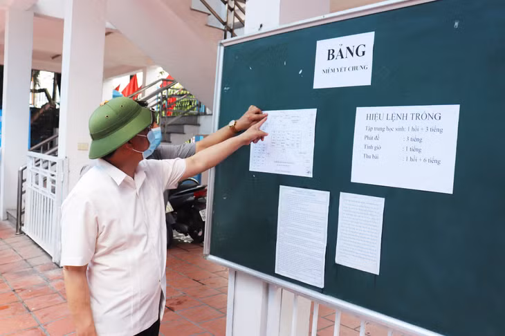 Tại trường THPT Hoàng Quốc Việt, nhà trường đã lên các phương án, phân luồng thí sinh đến dự thi đảm bảo an toàn, tránh ùn tắc.
