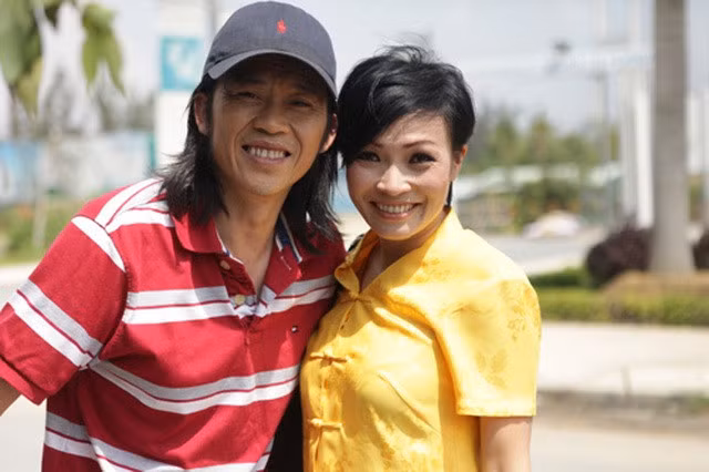 "Tôi vẫn là người em của anh Hoài Linh và đang chờ anh giải quyết mọi vấn đề này như mọi người đang chờ", nữ ca sĩ nói.