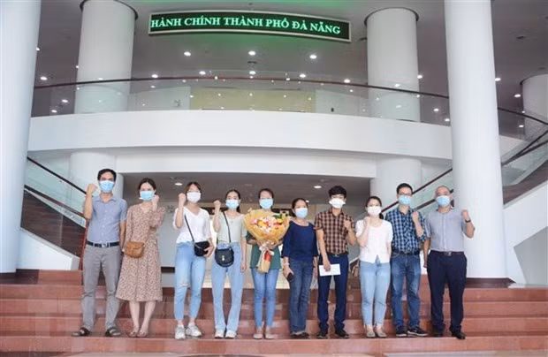 Da Nang tien cac y, bac sy len duong chi vien Bac Giang chong dich hinh anh 1