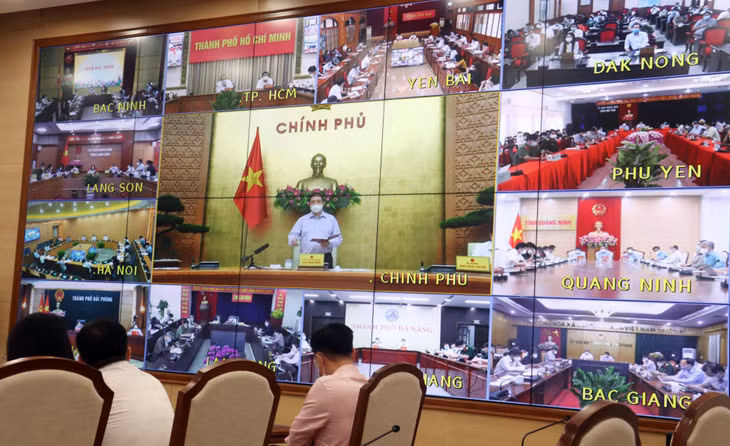 Thủ tướng Phạm Minh Chính chủ trì họp trực tuyến toàn quốc về phòng, chống dịch Covid-19