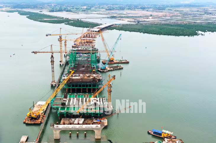 Thi công Cầu Cửa Lục 1 (4-2021). Ảnh: Đỗ Phương