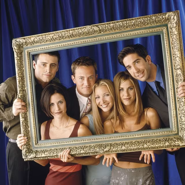 Friends là show truyền hình gắn bó với thanh xuân của nhiều thế hệ.