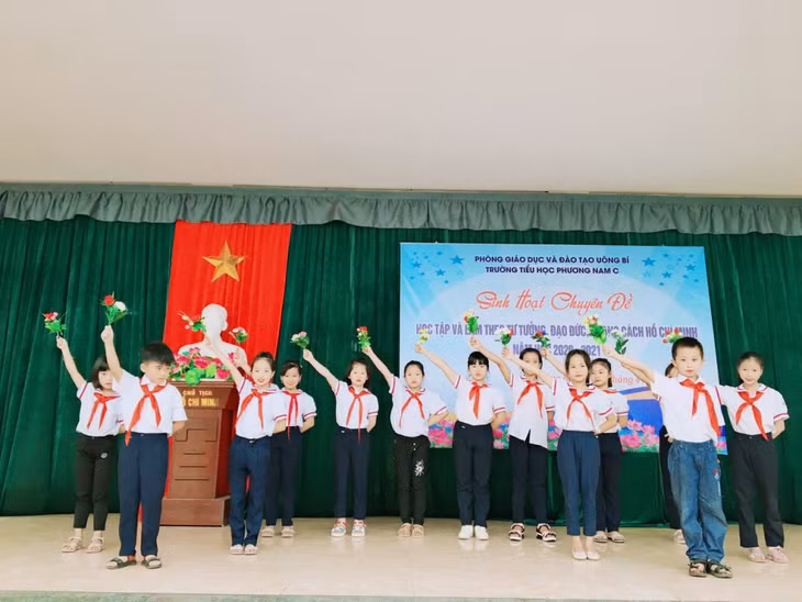 Trường Tiểu học Phương Nam C (TP Uông Bí) tổ chức sinh hoạt chuyên đề học tập và làm theo tư tưởng, đạo đức, phong cách Hồ Chí Minh.