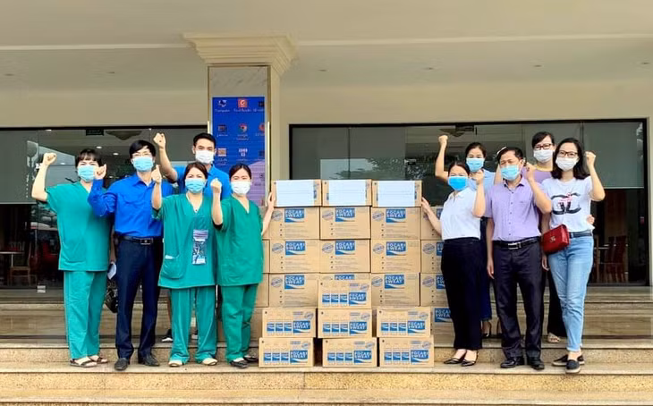 Các cấp chính quyền, ban, ngành, đoàn thể cùng người dân Bắc Giang tạo nhiều điều kiện thuận lợi hỗ trợ, động viên, tiếp sức cho các "chiến binh áo trắng" Quảng Ninh.