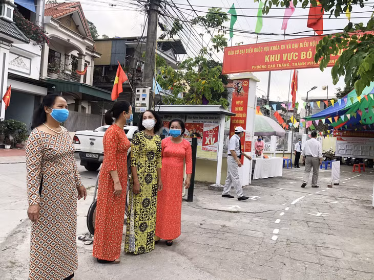 Ngay từ sáng sớm