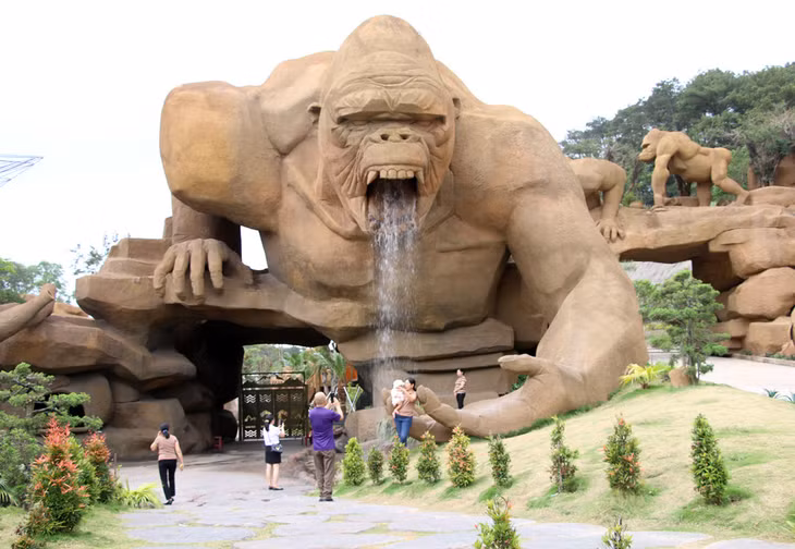 Công viên King Kong là sản phẩm du lịch mới được đưa vào phục vụ du khách tại khu du lịch Tuần Châu. Ảnh: Nguyễn Dung.