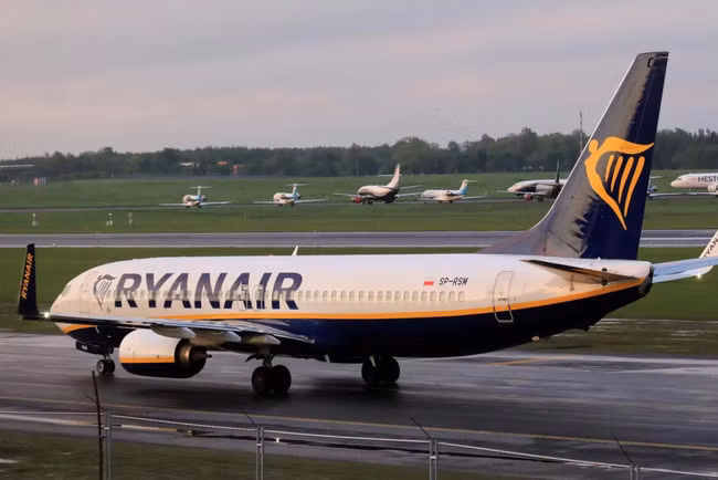 Máy bay Airbus 737, số hiệu 4978 của RyanAir bay tới Vilnus (Lithuania) bị buộc phải hạ cánh ở Minsk (Belarus) do "quan ngại về việc bị đánh bom". (Nguồn: EFE)