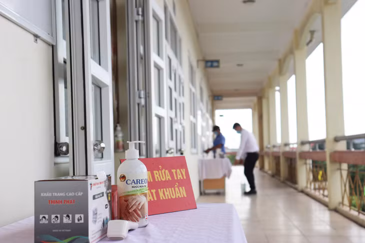 Tới thời điểm hiện tại, cơ bản các điểm trường diễn ra kỳ thi THPT năm học 2021- 2022 đã chủ động các phương án phòng chống dịch hiệu quả đúng theo chỉ đạo để đảm bảo kỳ thi diễn ra an toàn.