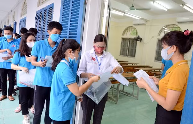 Ngành giáo dục và y tế đã có phương án dự phòng trong công tác tổ chức thi và tuyển sinh, ứng phó với diễn biến phức tạp của dịch COVID-19 Ngành giáo dục và y tế đã có phương án dự phòng trong công tác tổ chức thi và tuyển sinh, ứng phó với diễn biến phức tạp của dịch COVID-19