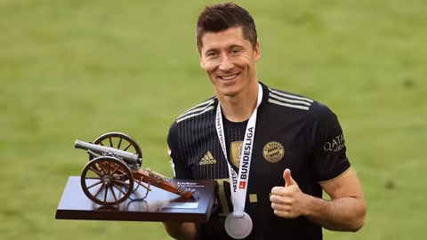 Vượt Messi và Ronaldo, Lewandowski giành Chiếc giày vàng châu Âu đầu tiên trong sự nghiệp ảnh 1 Vượt Messi và Ronaldo, Lewandowski giành Chiếc giày vàng châu Âu đầu tiên trong sự nghiệp ảnh 1