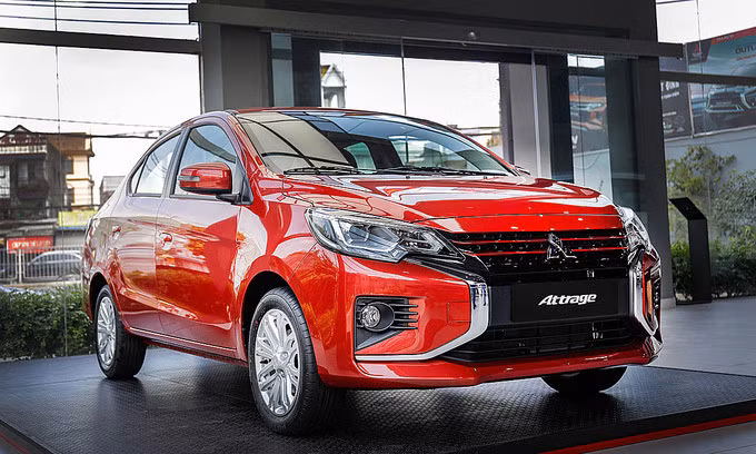 Mẫu Attrage bản Premium mới tại đại lý. Ảnh: Mitsubishi