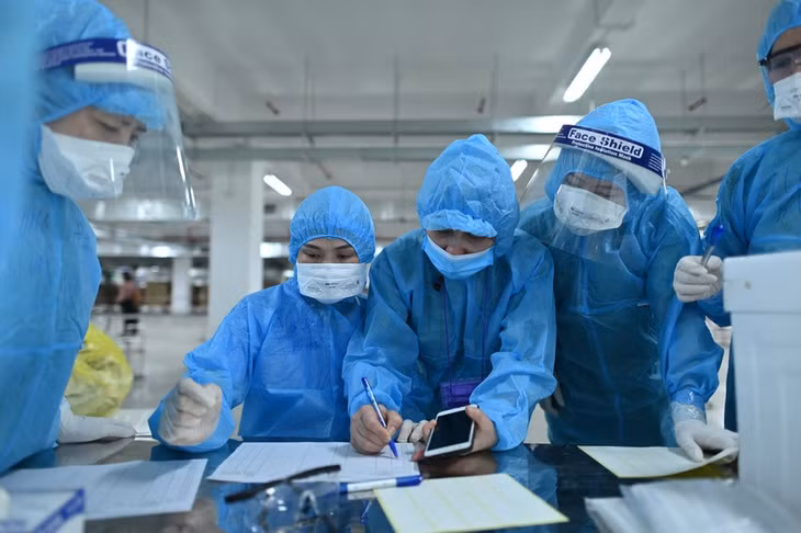Bộ Y tế xây dựng nhiều phương án, bộ tiêu chí sử dụng công nghệ, trí tuệ nhân tạo để dự báo người có nguy cơ diễn biến nặng, tử vong. Ảnh: Việt Linh.
