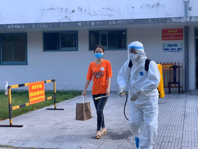 6 lần xét nghiệm âm tính, một bệnh nhân COVID-19 dương tính trở lại - Ảnh 1.