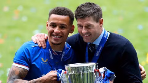 Gerrard hoàn tất cú hat-trick danh hiệu cá nhân ở Scotland ảnh 1