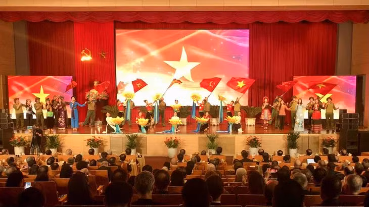 Chương trình nghệ thuật tại Lễ kỷ niệm.