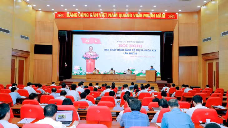 Toàn cảnh hội nghị.